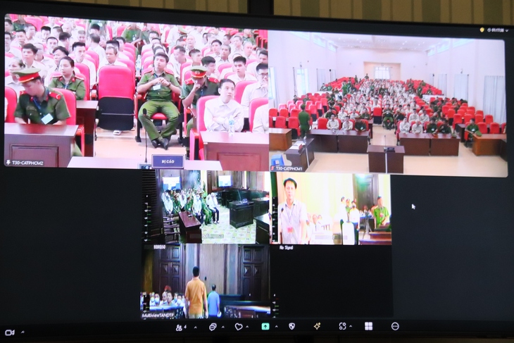 Cựu Cục trưởng Cục đăng kiểm cùng các đồng phạm hầu toà, an ninh được siết chặt- Ảnh 4. Cựu Cục trưởng Cục đăng kiểm cùng các đồng phạm hầu toà, an ninh được siết chặt- Ảnh 4.
