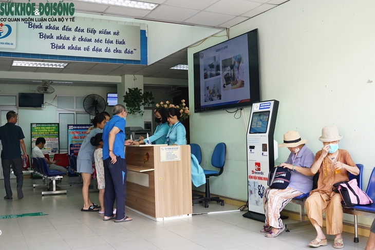 Rút ngắn thời gian chờ đợi khám bệnh nhờ công nghệ- Ảnh 1. Rút ngắn thời gian chờ đợi khám bệnh nhờ công nghệ- Ảnh 1.
