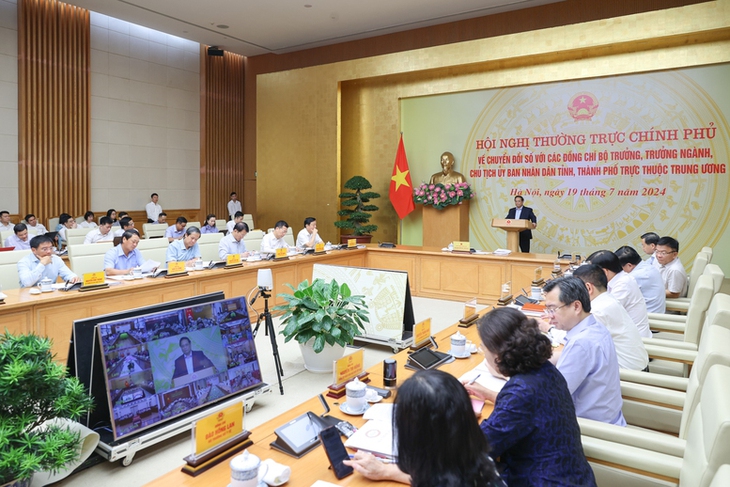 Khẩn trương áp dụng hóa đơn điện tử đối với bán hàng trực tuyến và livestream- Ảnh 2. Khẩn trương áp dụng hóa đơn điện tử đối với bán hàng trực tuyến và livestream- Ảnh 2.