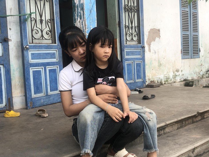 Xót thương người phụ nữ nghèo mang bệnh suy thận cùng nỗi lo con gái mồ côi cả cha lẫn mẹ- Ảnh 1.
