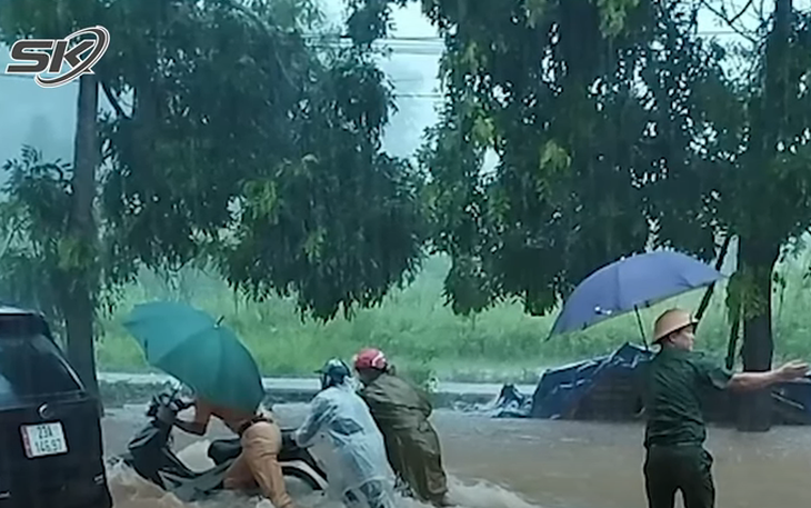 Bão số 2 tăng cấp nhanh dị thường, Quảng Ninh báo cáo nhanh thiệt hại