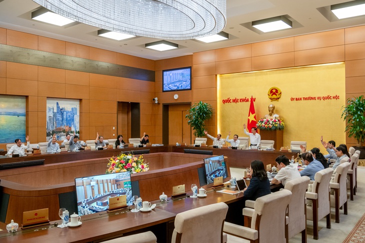 Thống nhất sửa đổi Luật Sĩ quan Quân đội nhân dân Việt Nam vào Kỳ họp thứ 8, Quốc hội khóa XV- Ảnh 3. Thống nhất sửa đổi Luật Sĩ quan Quân đội nhân dân Việt Nam vào Kỳ họp thứ 8, Quốc hội khóa XV- Ảnh 3.