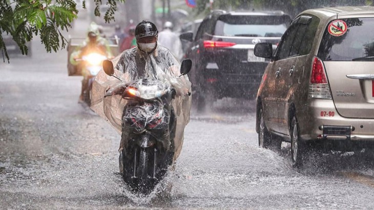 Áp thấp nhiệt đới tan dần, mưa lớn vẫn phức tạp- Ảnh 2. Áp thấp nhiệt đới tan dần, mưa lớn vẫn phức tạp- Ảnh 2.