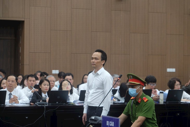 Cựu Chủ tịch FLC khai chưa bao giờ muốn chiếm đoạt tiền của nhà đầu tư- Ảnh 1. Cựu Chủ tịch FLC khai chưa bao giờ muốn chiếm đoạt tiền của nhà đầu tư- Ảnh 1.