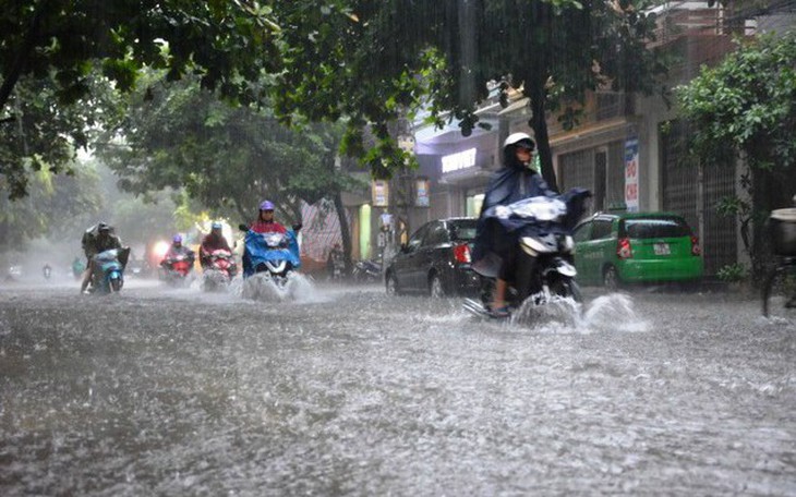 Bão số 2 suy yếu thành áp thấp nhiệt đới, Hà Nội nguy cơ ngập ở nhiều tuyến phố