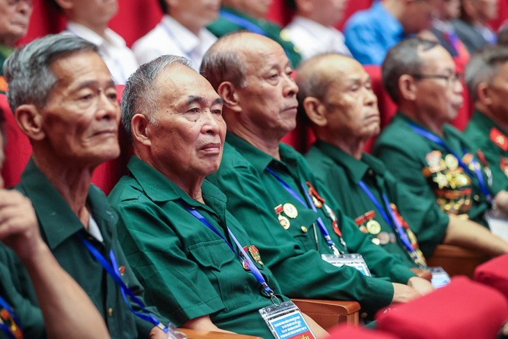 Thủ tướng kêu gọi mọi người luôn ghi nhớ, tri ân người có công với cách mạng như lời của Tổng Bí thư- Ảnh 3. Thủ tướng kêu gọi mọi người luôn ghi nhớ, tri ân người có công với cách mạng như lời của Tổng Bí thư- Ảnh 3.