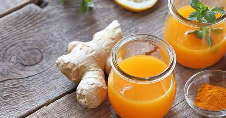 Bác sĩ y học cổ truyền nói gì về trào lưu detox cơ thể bằng nước ép gừng?- Ảnh 2.