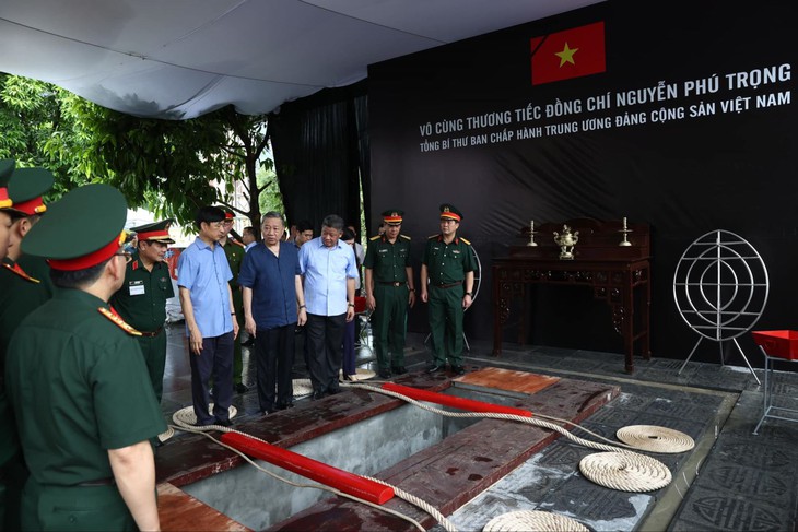 Bảo đảm an ninh tuyệt đối Lễ an táng Tổng Bí thư tại Nghĩa trang Mai Dịch- Ảnh 3. Bảo đảm an ninh tuyệt đối Lễ an táng Tổng Bí thư tại Nghĩa trang Mai Dịch- Ảnh 3.