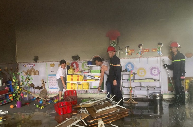 Cháy trường mầm non ở Thái Nguyên, hàng chục trẻ được giải cứu- Ảnh 2. Cháy trường mầm non ở Thái Nguyên, hàng chục trẻ được giải cứu- Ảnh 2.