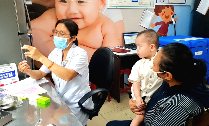 Tiêm vaccine bạch hầu là cần thiết, nhưng không nên tự ý tiêm khi chưa có khuyến cáo cụ thể - Ảnh 1. Tiêm vaccine bạch hầu là cần thiết, nhưng không nên tự ý tiêm khi chưa có khuyến cáo cụ thể - Ảnh 1.