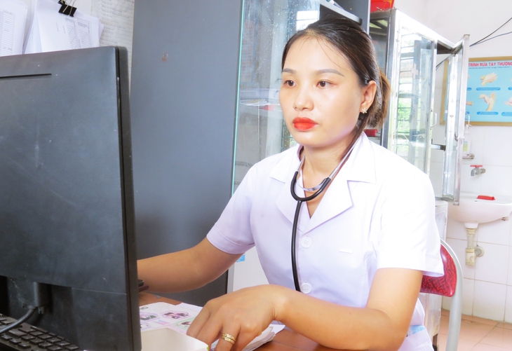 Bác sĩ đuổi theo xe cứu cháu bé đuối nước kể lại phút giành giật với tử thần: ‘'Có tim rồi, cố lên’- Ảnh 4. Bác sĩ đuổi theo xe cứu cháu bé đuối nước kể lại phút giành giật với tử thần: ‘'Có tim rồi, cố lên’- Ảnh 4.