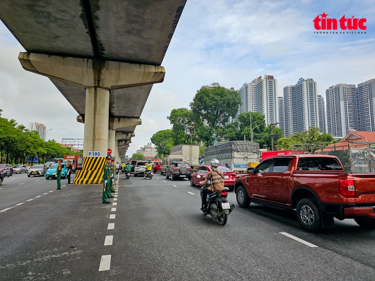 Bảo đảm an ninh tuyệt đối Lễ an táng Tổng Bí thư tại Nghĩa trang Mai Dịch- Ảnh 16. Bảo đảm an ninh tuyệt đối Lễ an táng Tổng Bí thư tại Nghĩa trang Mai Dịch- Ảnh 16.