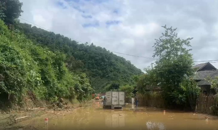 Lũ quét ở Điện Biên xảy ra trong đêm khiến 4 người thương vong, 3 người mất tích- Ảnh 2. Lũ quét ở Điện Biên xảy ra trong đêm khiến 4 người thương vong, 3 người mất tích- Ảnh 2.
