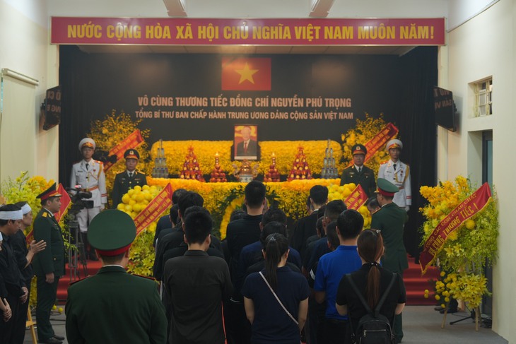 Lễ viếng Tổng Bí thư Nguyễn Phú Trọng tại quê nhà Đông Anh đảm bảo an ninh, an toàn- Ảnh 6. Lễ viếng Tổng Bí thư Nguyễn Phú Trọng tại quê nhà Đông Anh đảm bảo an ninh, an toàn- Ảnh 6.