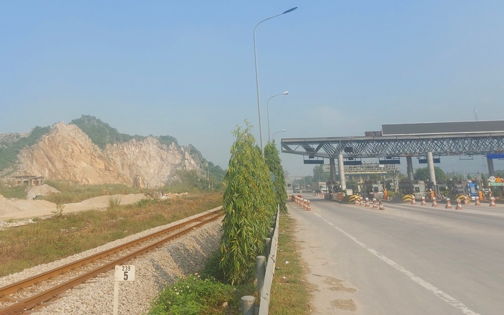 Một doanh nghiệp khai thác đá sai phạm bị phạt 256 triệu đồng- Ảnh 1.