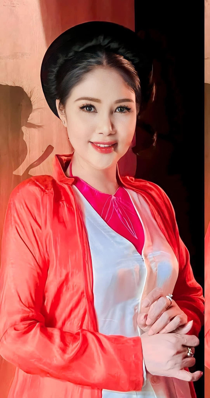 Hôn nhân đời thực bên chồng kém 7 tuổi của nữ NSND chèo nổi tiếng miền Bắc- Ảnh 1. Hôn nhân đời thực bên chồng kém 7 tuổi của nữ NSND chèo nổi tiếng miền Bắc- Ảnh 1.