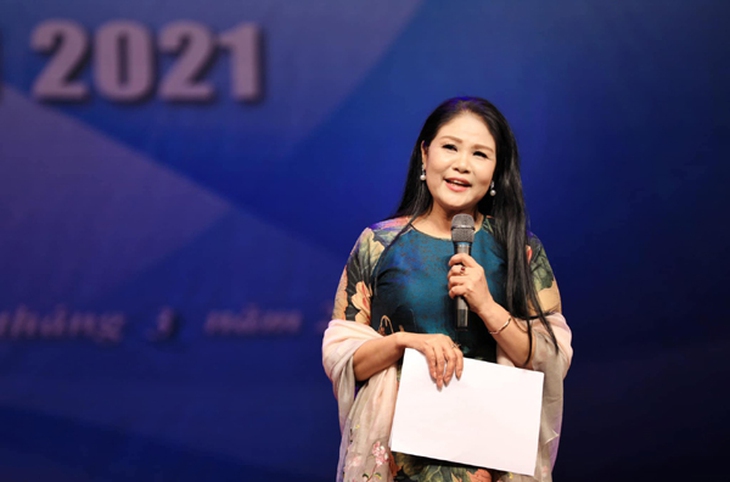 Hôn nhân đời thực bên chồng kém 7 tuổi của nữ NSND chèo nổi tiếng miền Bắc- Ảnh 2. Hôn nhân đời thực bên chồng kém 7 tuổi của nữ NSND chèo nổi tiếng miền Bắc- Ảnh 2.