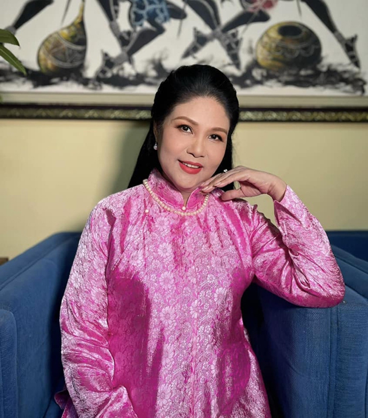 Hôn nhân đời thực bên chồng kém 7 tuổi của nữ NSND chèo nổi tiếng miền Bắc- Ảnh 3. Hôn nhân đời thực bên chồng kém 7 tuổi của nữ NSND chèo nổi tiếng miền Bắc- Ảnh 3.