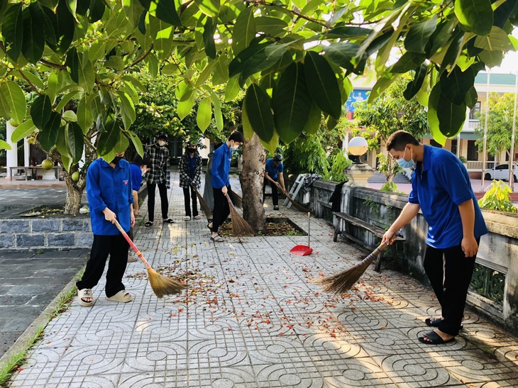Xúc động những hình ảnh tri ân ngày Thương binh - Liệt sĩ- Ảnh 1.