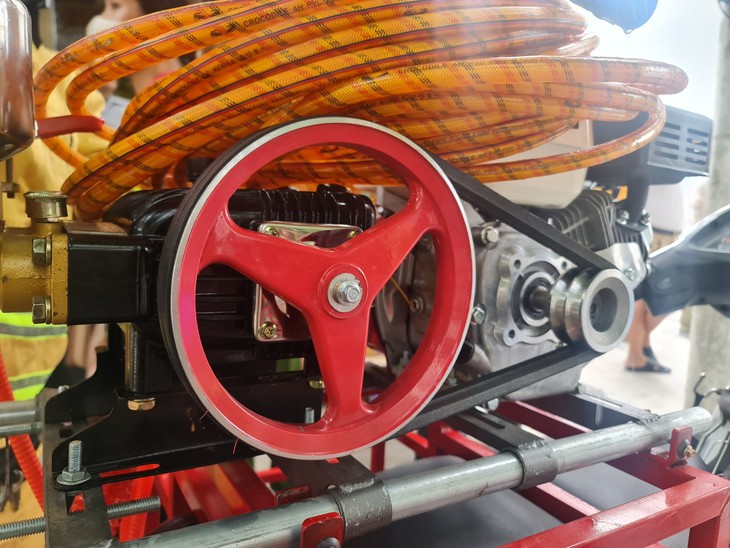 Ấn tượng mô hình chữa cháy lưu động bằng xe 2 bánh tại Nha Trang- Ảnh 4. Ấn tượng mô hình chữa cháy lưu động bằng xe 2 bánh tại Nha Trang- Ảnh 4.