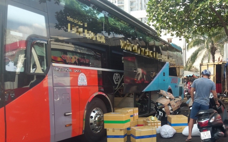 Từ năm 2025, nhận hàng hoá gửi xe khách cần phải xuất trình những giấy tờ nào?- Ảnh 1. Từ năm 2025, nhận hàng hoá gửi xe khách cần phải xuất trình những giấy tờ nào?- Ảnh 1.
