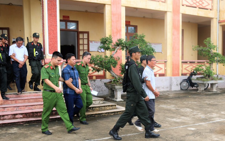 Bắt tạm giam 3 nguyên Chủ tịch xã ở Nam Định vi phạm quản lý, sử dụng đất