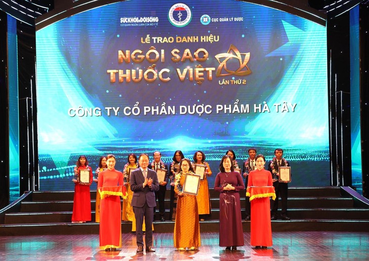 Ngôi sao Thuốc Việt Dược Hà Tây: "Chất lượng là sự trường tồn và phát triển"- Ảnh 1. Ngôi sao Thuốc Việt Dược Hà Tây: "Chất lượng là sự trường tồn và phát triển"- Ảnh 1.