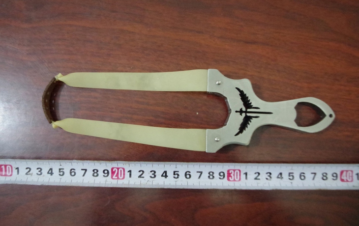 2 thiếu niên bắn vỡ kính loạt ôtô khách trên cao tốc Mỹ Thuận - Cần Thơ- Ảnh 1. 2 thiếu niên bắn vỡ kính loạt ôtô khách trên cao tốc Mỹ Thuận - Cần Thơ- Ảnh 1.