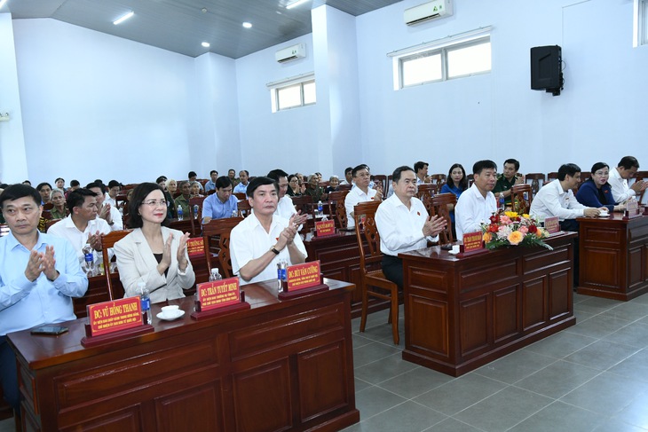 Chủ tịch Quốc hội dâng hương tại Căn cứ Bộ Chỉ huy Quân Giải phóng miền Nam Việt Nam- Ảnh 2.