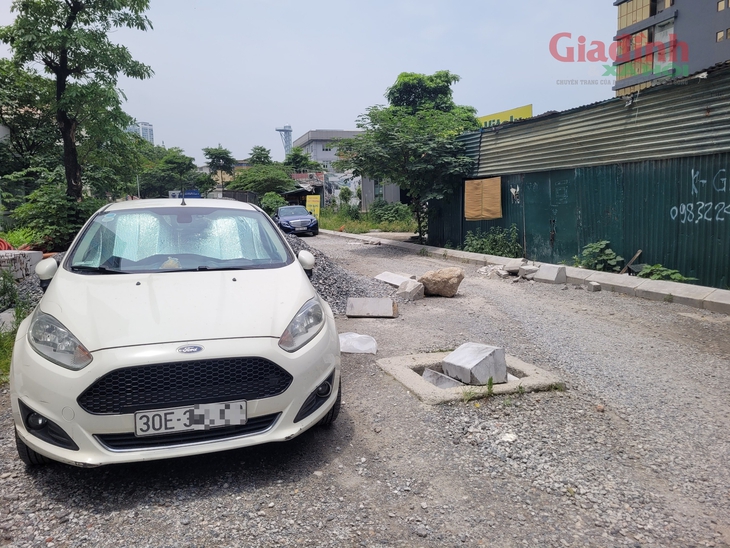 Hà Nội: Không những tiếp tục chậm tiến độ, Dự án D20 Cầu Giấy còn tăng nguy cơ tai nạn giao thông- Ảnh 3.