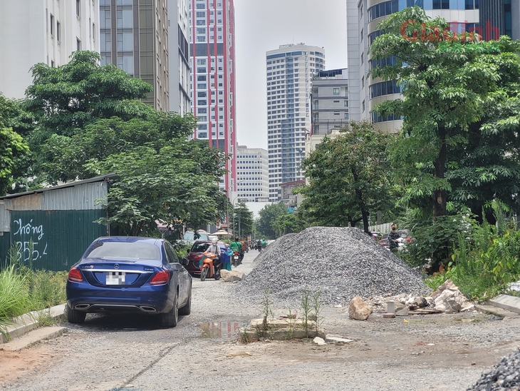 Hà Nội: Không những tiếp tục chậm tiến độ, Dự án D20 Cầu Giấy còn tăng nguy cơ tai nạn giao thông- Ảnh 10.