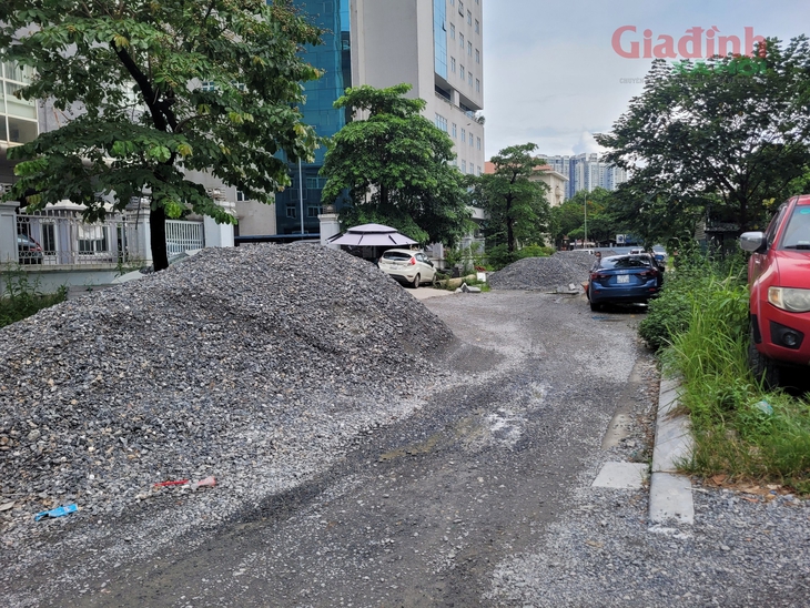 Hà Nội: Không những tiếp tục chậm tiến độ, Dự án D20 Cầu Giấy còn tăng nguy cơ tai nạn giao thông- Ảnh 4.