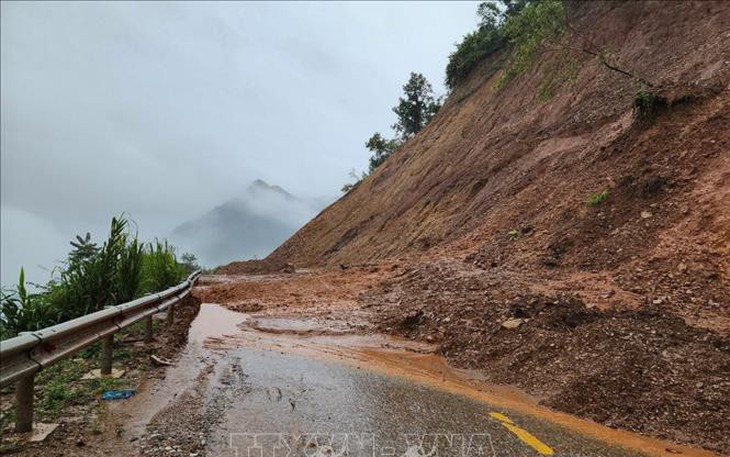 Mưa lũ làm 5 người thương vong, gây nhiều thiệt hại tại một số địa phương