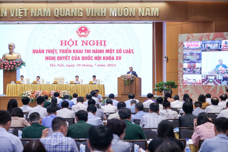 Thủ tướng chủ trì Hội nghị quán triệt, triển khai một số luật, nghị quyết của Quốc hội- Ảnh 3. Thủ tướng chủ trì Hội nghị quán triệt, triển khai một số luật, nghị quyết của Quốc hội- Ảnh 3.