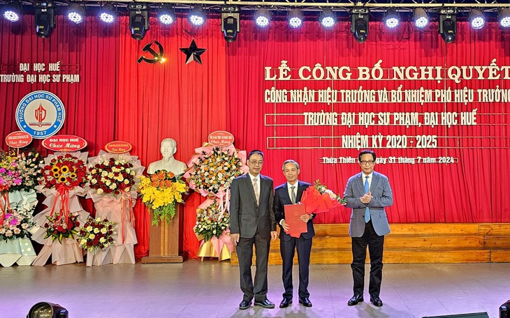 Trường Đại học Sư phạm Huế có tân Hiệu trưởng và Phó Hiệu trưởng