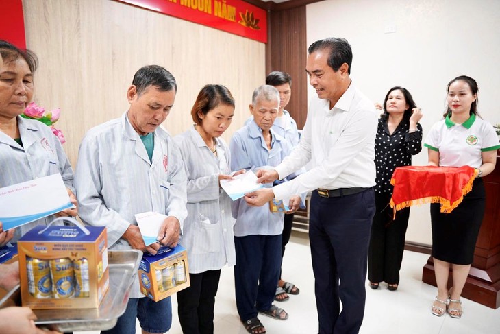 Đêm nhạc 'Hòa nhịp yêu thương' chung tay ủng hộ bệnh nhân nghèo sẽ diễn ra tại Bệnh viện Đa khoa TP Vinh tối 20/7 tới- Ảnh 1. Đêm nhạc 'Hòa nhịp yêu thương' chung tay ủng hộ bệnh nhân nghèo sẽ diễn ra tại Bệnh viện Đa khoa TP Vinh tối 20/7 tới- Ảnh 1.