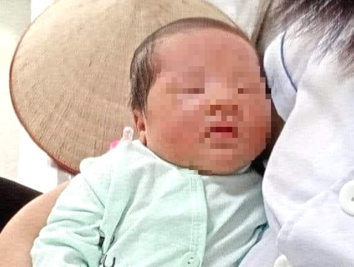 Tìm cha, mẹ đẻ cho bé gái sơ sinh bị bỏ rơi trước cổng nhà dân- Ảnh 1.