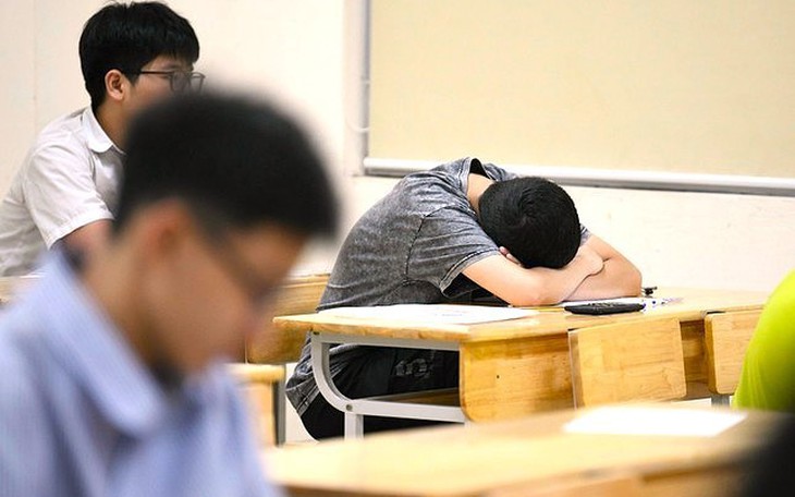 Thấy gì qua chia sẻ ‘từ lúc thi trượt lớp 10, bố mẹ chẳng nhìn con lấy một lần’?