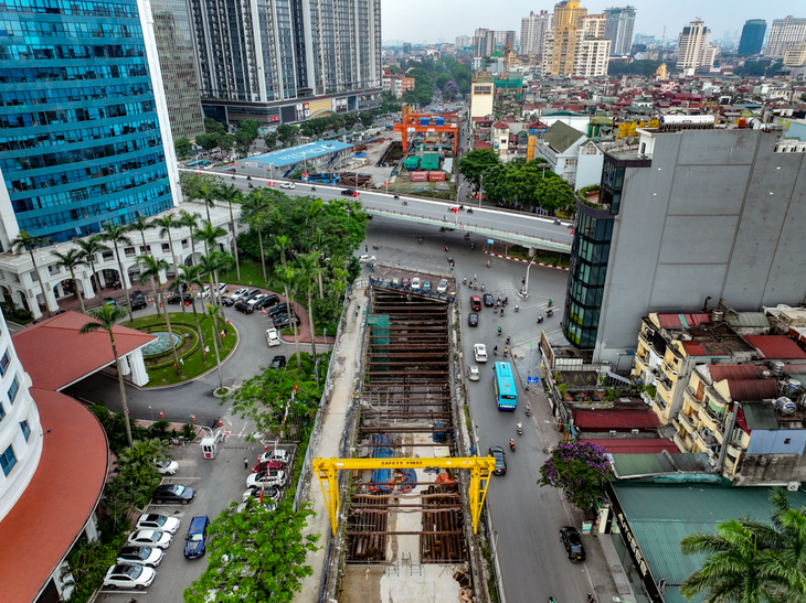 Bắt đầu rào chắn gầm cầu Nguyễn Chí Thanh để thi công đoạn ngầm tuyến Nhổn - Ga Hà Nội- Ảnh 3. Bắt đầu rào chắn gầm cầu Nguyễn Chí Thanh để thi công đoạn ngầm tuyến Nhổn - Ga Hà Nội- Ảnh 3.