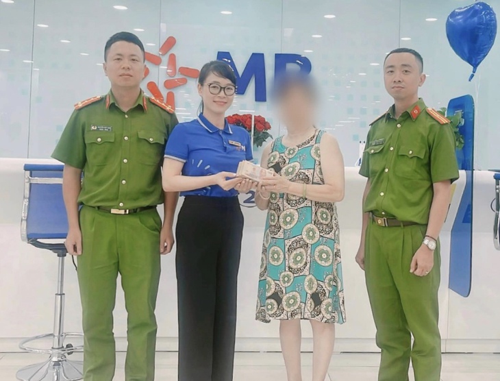 Nhân viên ngân hàng 'tinh ý' kịp thời ngăn chặn vụ lừa đảo chuyển tiền 100 triệu - Ảnh 1. Nhân viên ngân hàng 'tinh ý' kịp thời ngăn chặn vụ lừa đảo chuyển tiền 100 triệu - Ảnh 1.