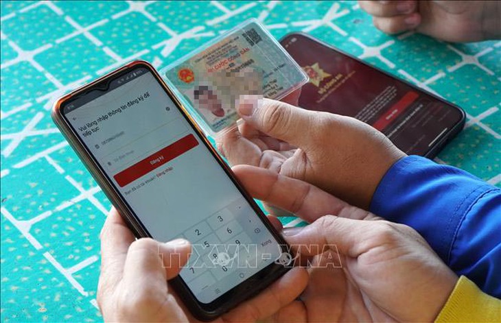 Kiểm tra giấy tờ xe trên ứng dụng VNeID: Thuận lợi nhưng nhiều người chưa tích hợp- Ảnh 1. Kiểm tra giấy tờ xe trên ứng dụng VNeID: Thuận lợi nhưng nhiều người chưa tích hợp- Ảnh 1.