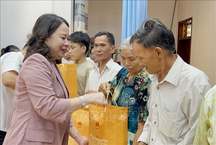 Phó Chủ tịch nước thăm, tặng quà Mẹ Việt Nam anh hùng và người có công tại Quảng Trị- Ảnh 3. Phó Chủ tịch nước thăm, tặng quà Mẹ Việt Nam anh hùng và người có công tại Quảng Trị- Ảnh 3.