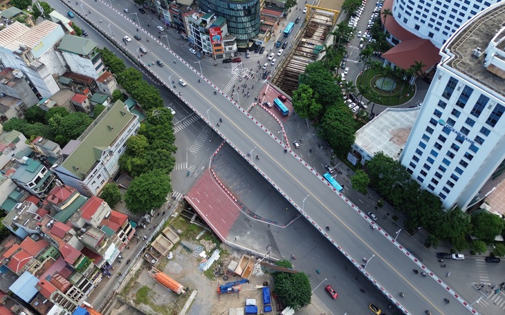 Toàn cảnh khu vực rào chắn ngay trên đoạn ga ngầm tuyến Nhổn - ga Hà Nội