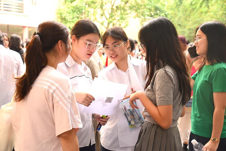 Khi hạ điểm chuẩn lớp 10, trường hợp nào được tuyển bổ sung?- Ảnh 1. Khi hạ điểm chuẩn lớp 10, trường hợp nào được tuyển bổ sung?- Ảnh 1.
