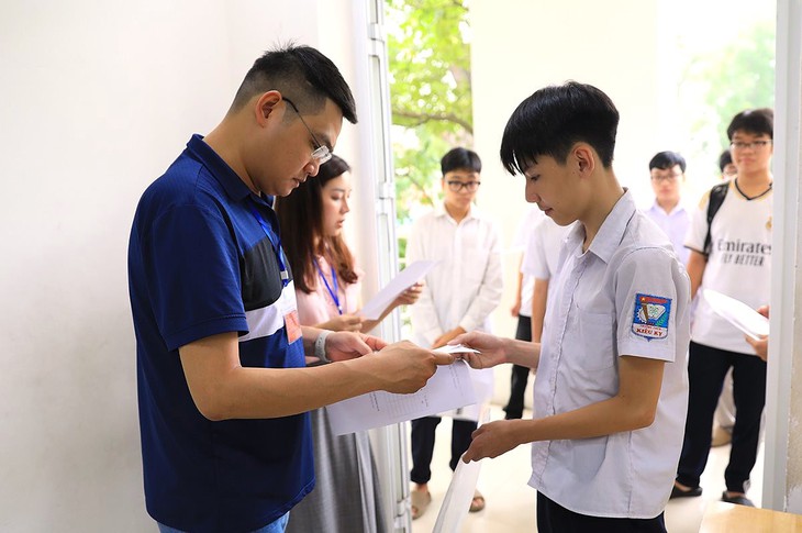 Chọn tổ hợp môn học lớp 10 có ảnh hưởng khi thi tốt nghiệp THPT?- Ảnh 1. Chọn tổ hợp môn học lớp 10 có ảnh hưởng khi thi tốt nghiệp THPT?- Ảnh 1.