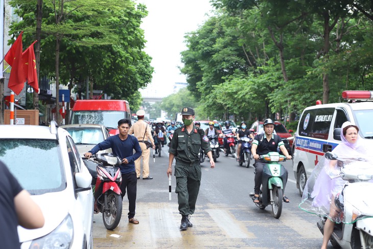 Ngày đầu ra quân, 5 tổ công tác đặc biệt mới tạo hiệu quả bất ngờ- Ảnh 13. Ngày đầu ra quân, 5 tổ công tác đặc biệt mới tạo hiệu quả bất ngờ- Ảnh 13.