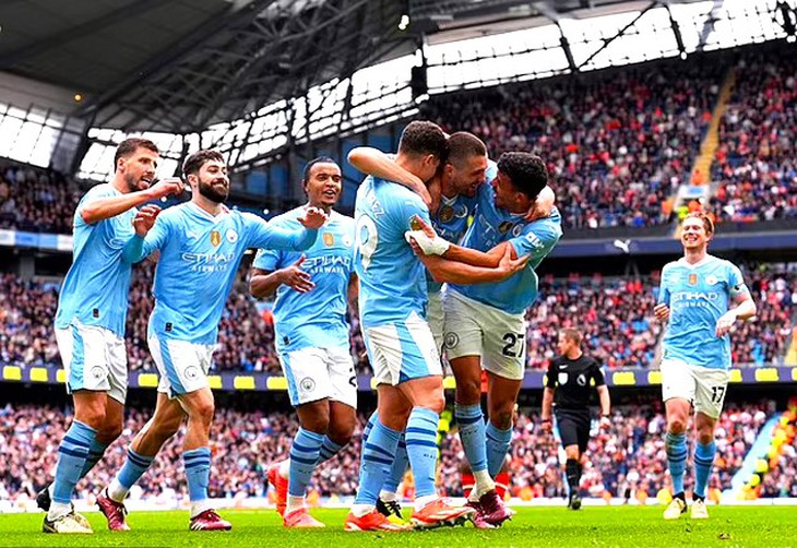 Siêu cúp Anh 2024: Ngoại hạng Anh được hâm nóng bởi derby thành Manchester- Ảnh 1.