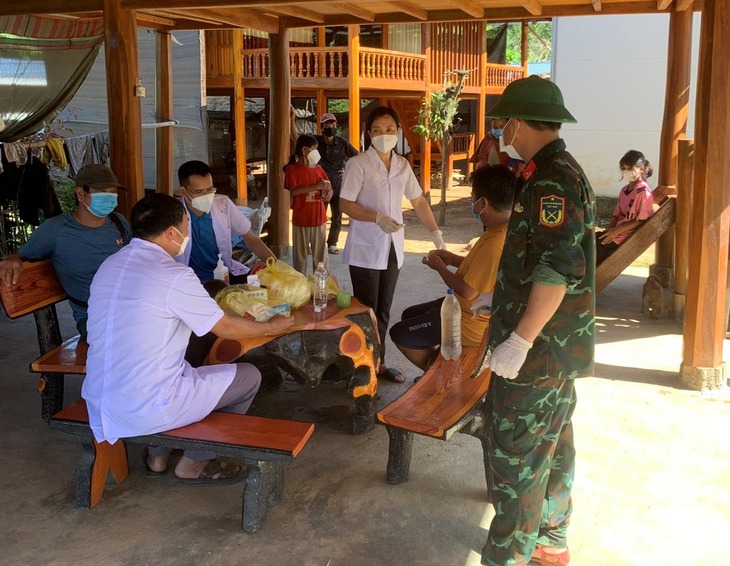 Huy động hơn 200 người khoanh vùng ổ dịch bạch hầu ở Thanh Hoá- Ảnh 4. Huy động hơn 200 người khoanh vùng ổ dịch bạch hầu ở Thanh Hoá- Ảnh 4.