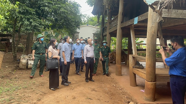 Huy động hơn 200 người khoanh vùng ổ dịch bạch hầu ở Thanh Hoá- Ảnh 6. Huy động hơn 200 người khoanh vùng ổ dịch bạch hầu ở Thanh Hoá- Ảnh 6.