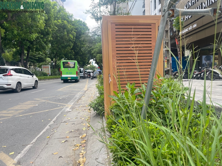 Loạt tủ điện ở Hà Nội được ‘khoác áo’ mới- Ảnh 1. Loạt tủ điện ở Hà Nội được ‘khoác áo’ mới- Ảnh 1.